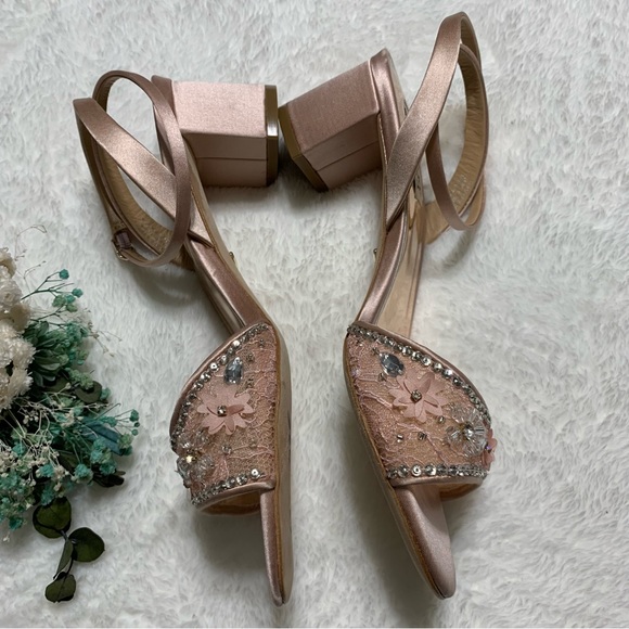 Badgley Mischka Brand
Taylin Low Heel Glamour Sandal - Picture 11 of 15